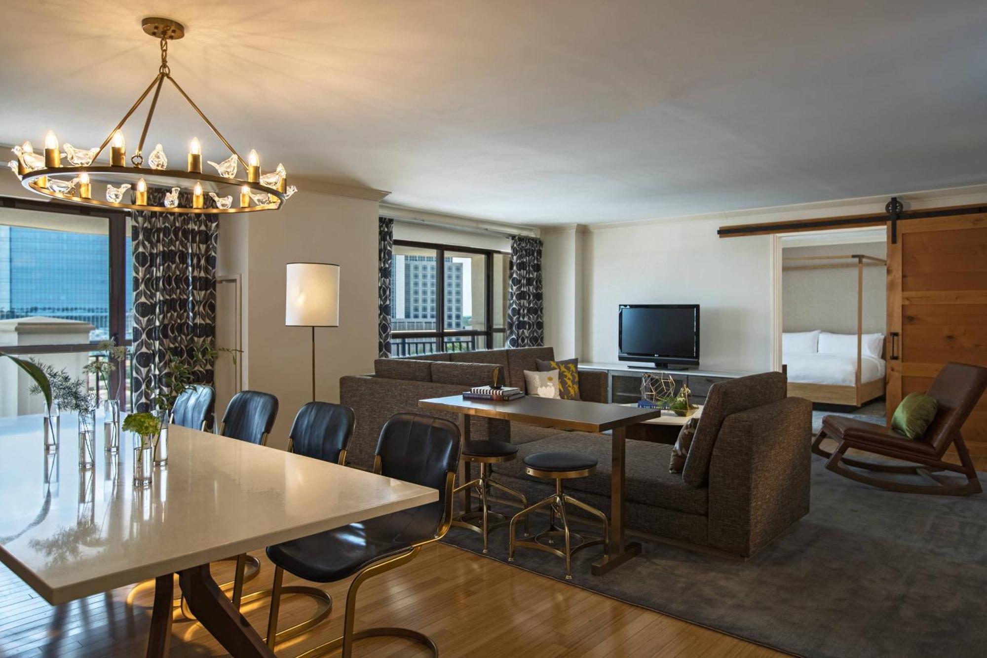 Renaissance Raleigh North Hills Hotel Bagian luar foto