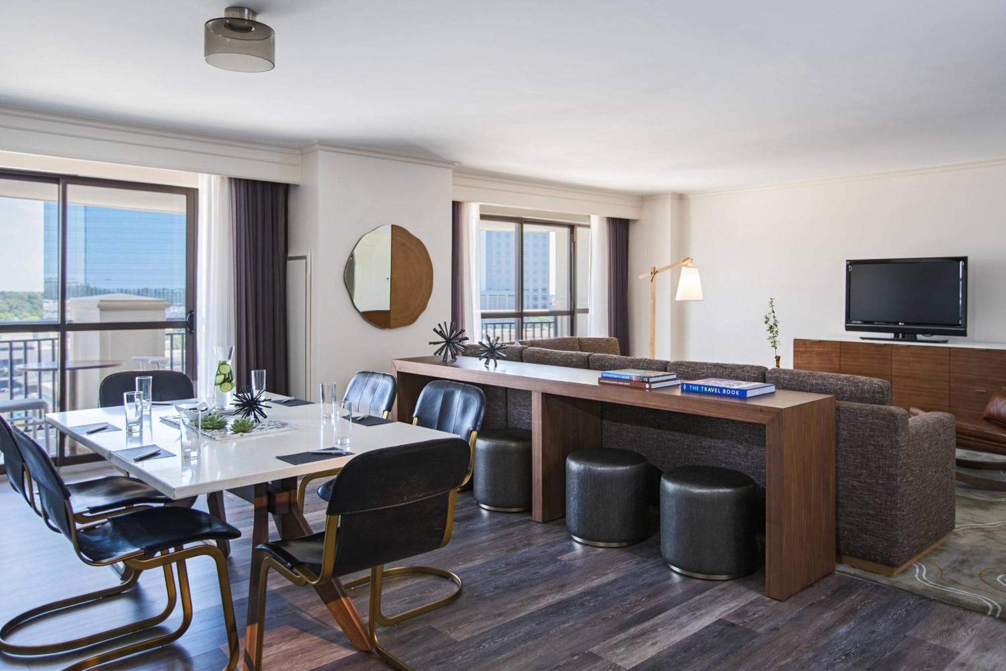 Renaissance Raleigh North Hills Hotel Bagian luar foto