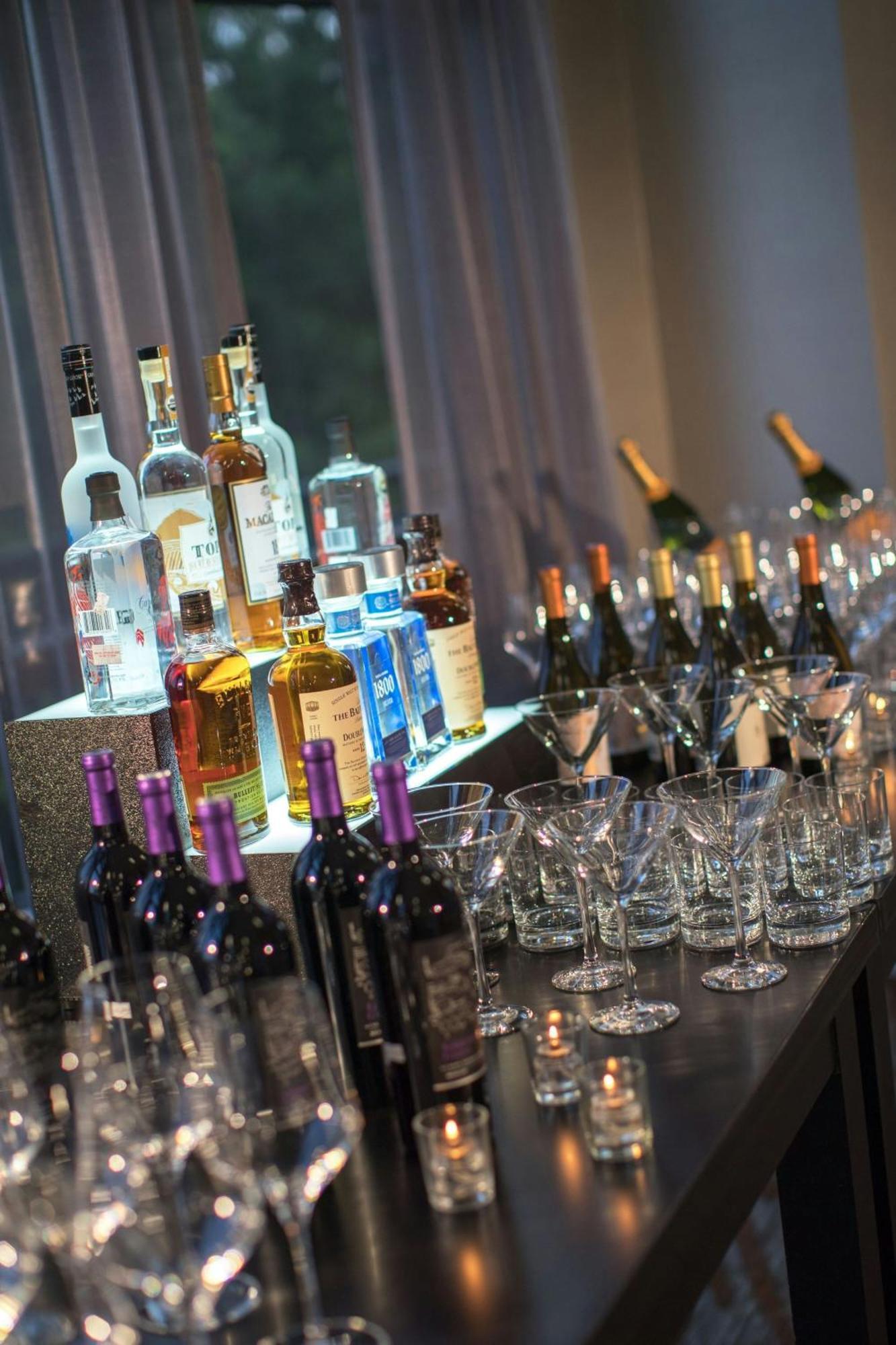 Renaissance Raleigh North Hills Hotel Bagian luar foto