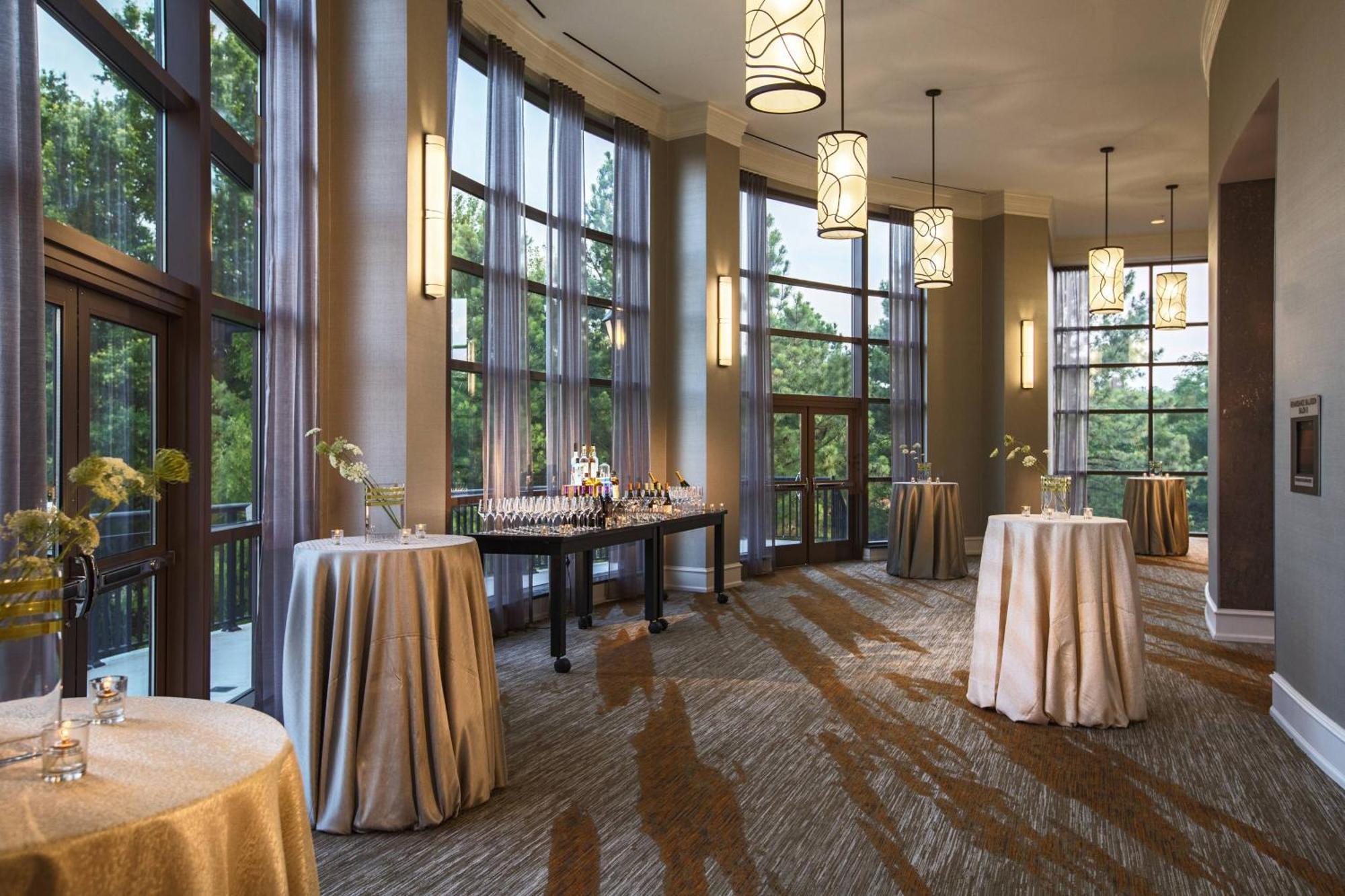 Renaissance Raleigh North Hills Hotel Bagian luar foto