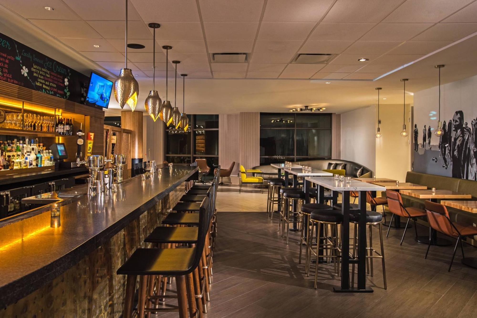 Renaissance Raleigh North Hills Hotel Bagian luar foto