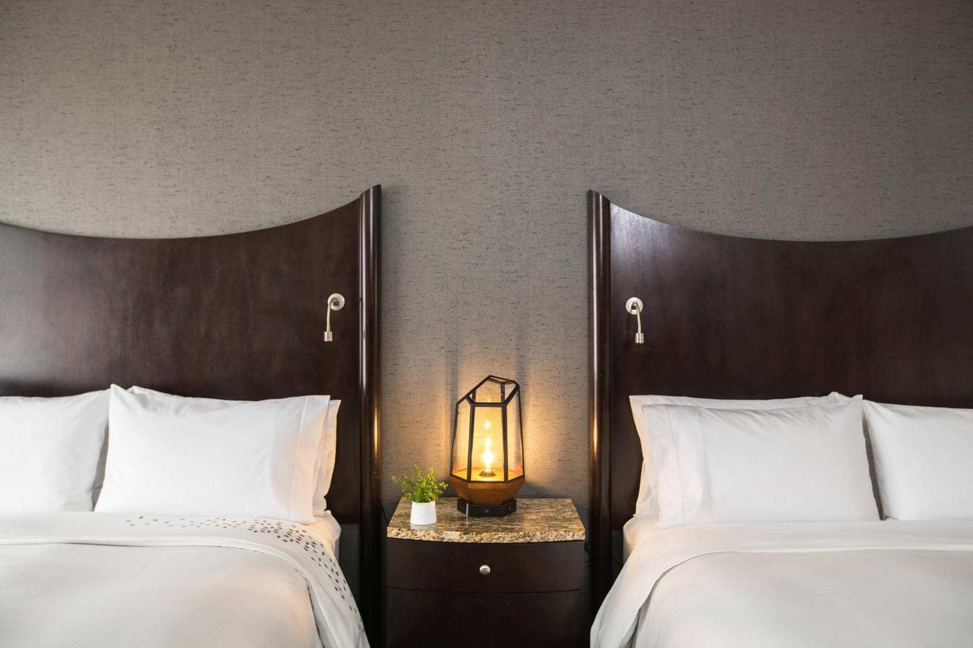 Renaissance Raleigh North Hills Hotel Bagian luar foto