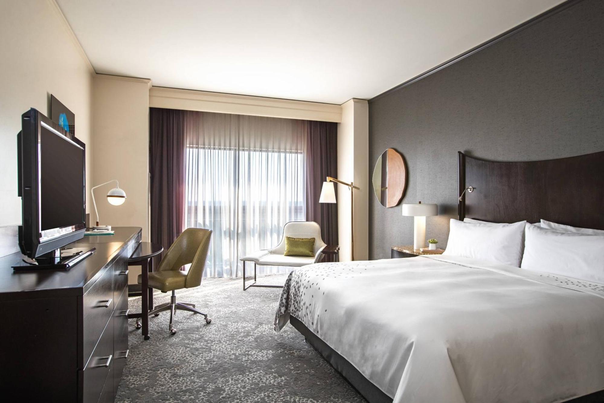 Renaissance Raleigh North Hills Hotel Bagian luar foto