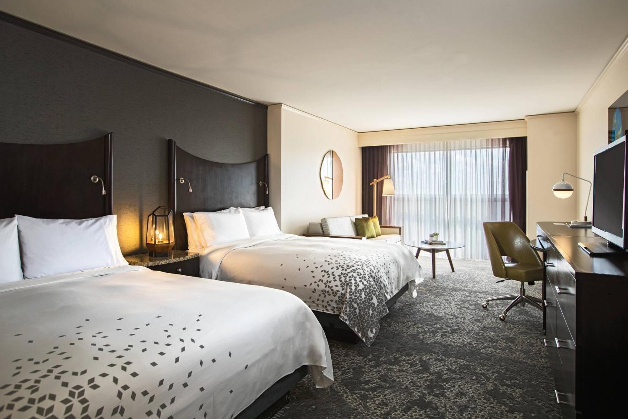 Renaissance Raleigh North Hills Hotel Bagian luar foto
