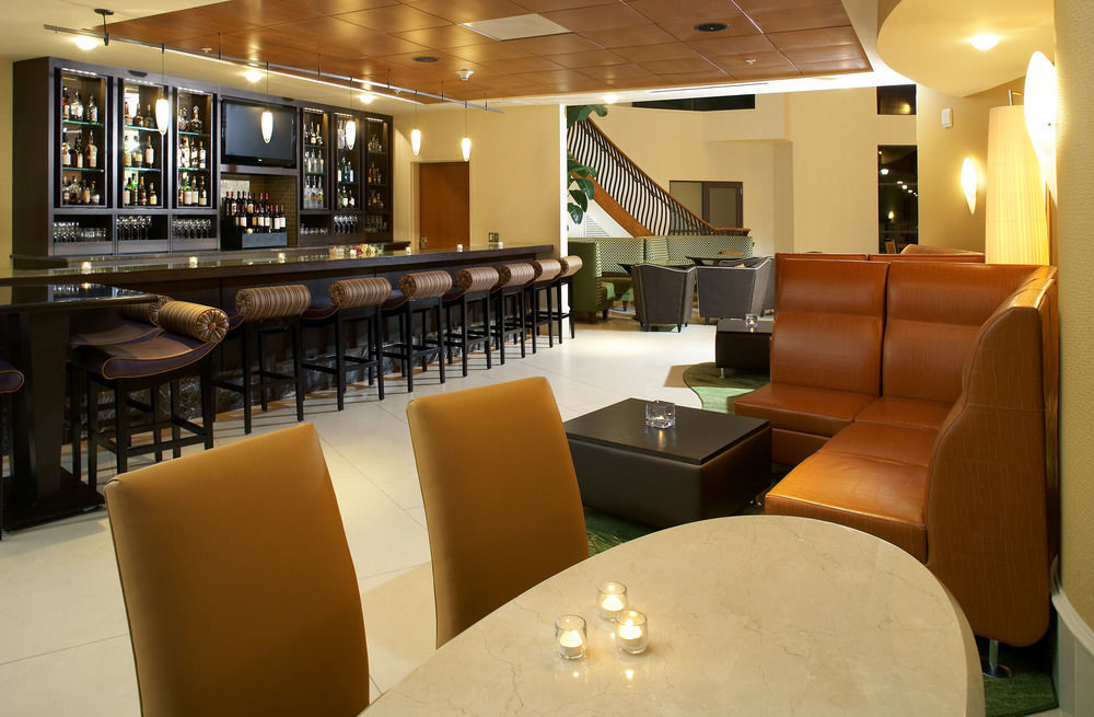 Renaissance Raleigh North Hills Hotel Bagian luar foto