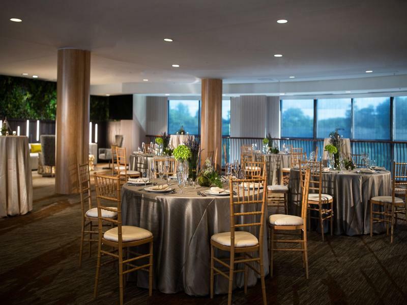 Renaissance Raleigh North Hills Hotel Bagian luar foto