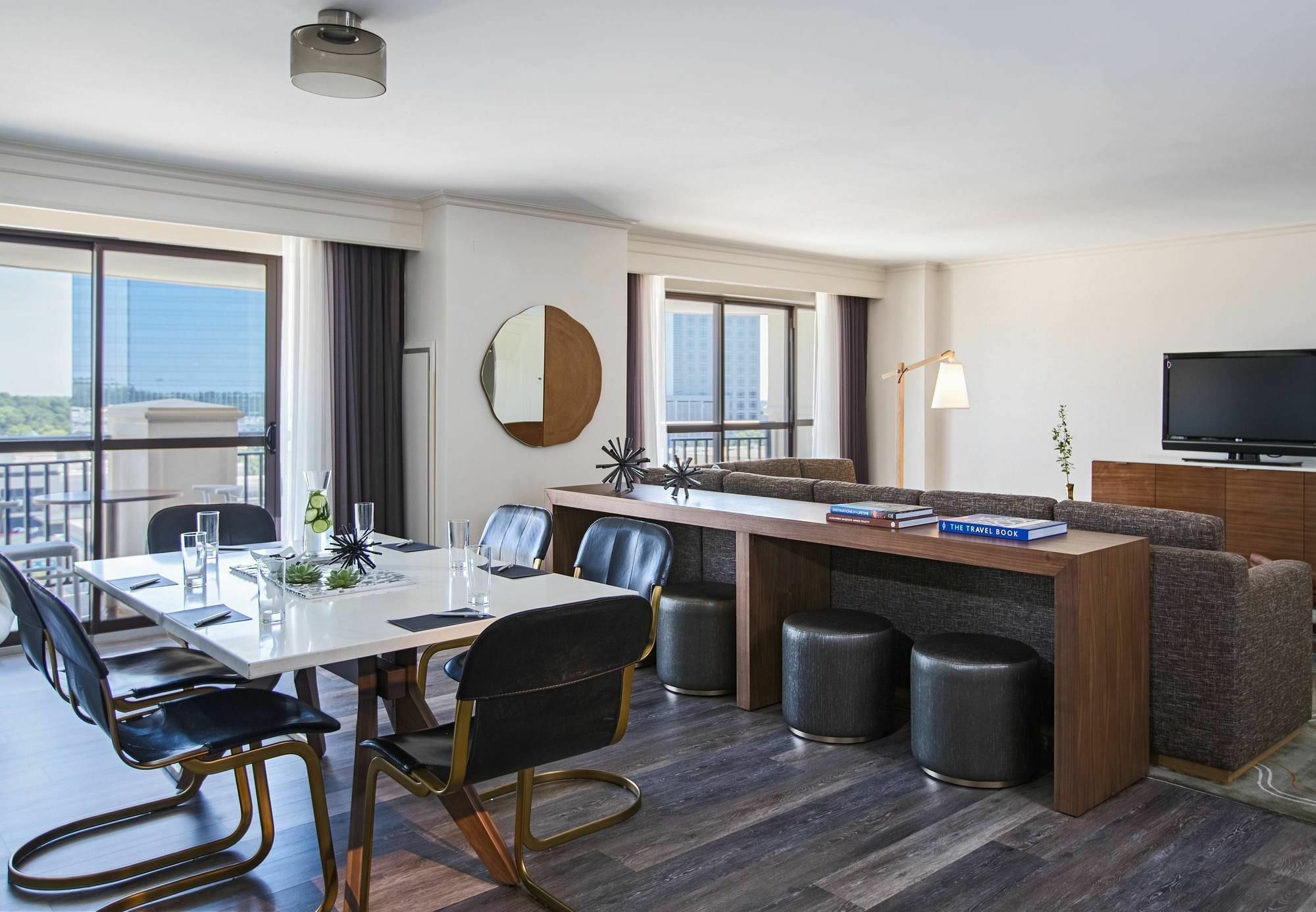 Renaissance Raleigh North Hills Hotel Bagian luar foto